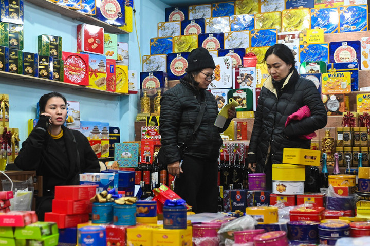 Dự kiến năm nay sẽ nâng mức giảm trừ gia cảnh khi tính thuế thu nhập cá nhân. (Ảnh: Thạch Thảo)