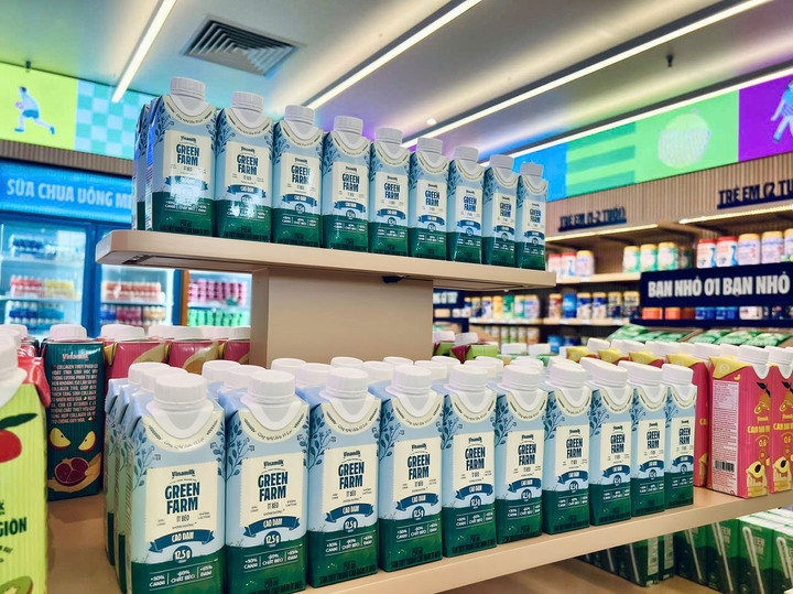 Mỗi hộp Green Farm cao đạm ít béo 250ml tương đương với 80g ức gà nấu chín, hoàn toàn từ sữa tươi mà không cần bổ sung đạm whey.