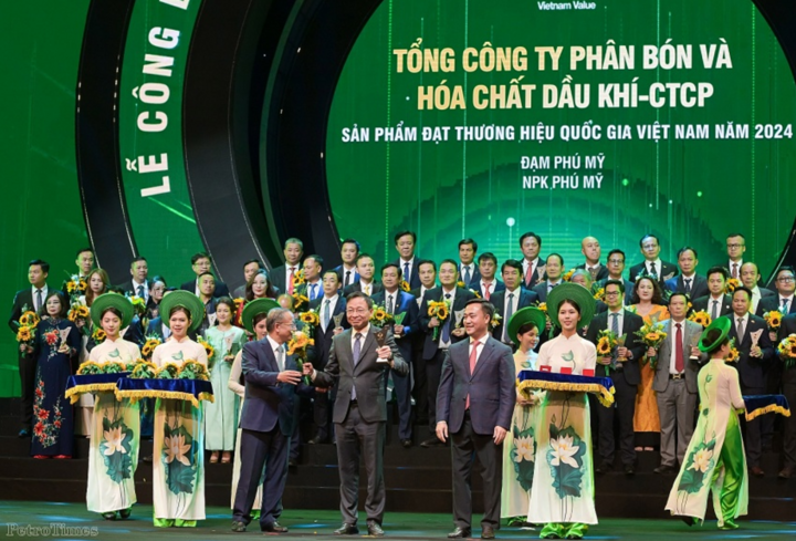 Ông Phan Công Thành - Tổng Giám đốc PVFCCo - tại Lễ vinh danh “Thương hiệu quốc gia Việt Nam” năm 2024.