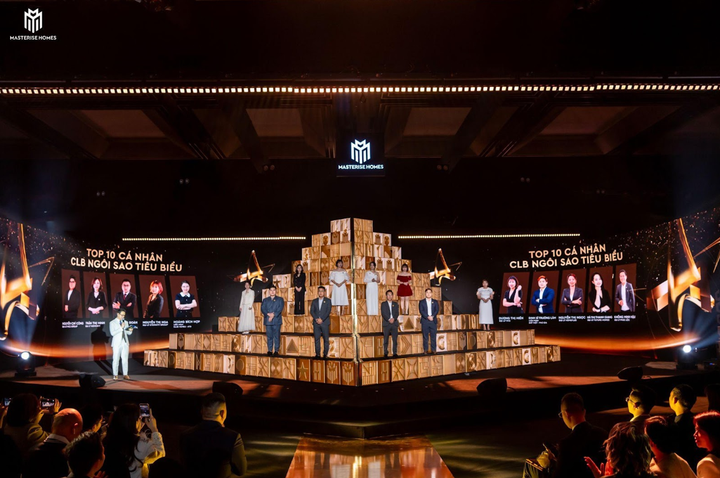 Lễ vinh danh đối tác kinh doanh 2024 khu vực miền Bắc với chủ đề “Starway of Creation” của Masterise Homes để lại nhiều dấu ấn cho các khách mời tham dự.