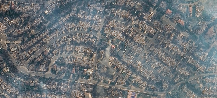 Thiệt hại do các đám cháy nhìn từ trên cao.