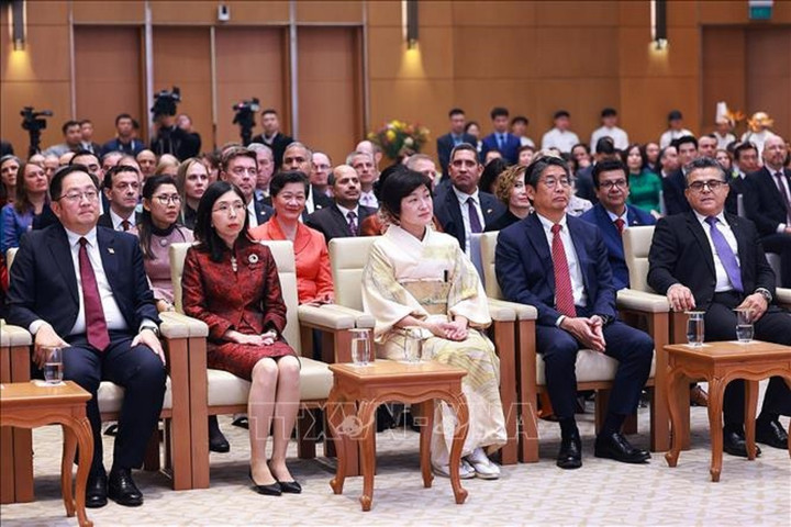 Các Đại sứ, Trưởng đại diện các tổ chức quốc tế tham dự tiệc chiêu đãi. (Ảnh: Dương Giang/TTXVN)