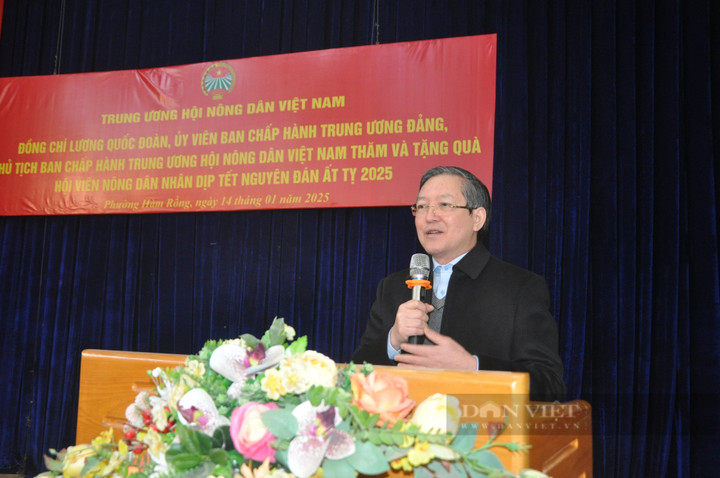 Ông Lương Quốc Đoàn đề nghị các cấp, ngành và tổ chức đoàn thể trong tỉnh Lào Cai cần tiếp tục quan tâm, chăm lo nhiều hơn các gia đình chính sách, hộ nghèo, người nghèo, hội viên, nông dân, các đối tượng khó khăn, đồng bào dân tộc thiểu số bảo đảm mọi người dân đều được vui Xuân, đón Tết trong không khí an lành, ấm áp, "không để ai bị bỏ lại phía sau".