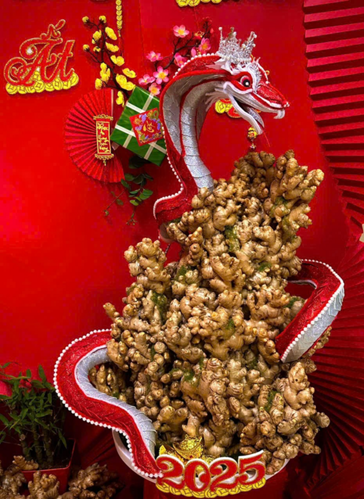 Sản phẩm tháp gừng cùng linh vật con rắn của năm 2025 chứa đựng thông điệp thịnh vượng và sự an yên trong cuộc sống.