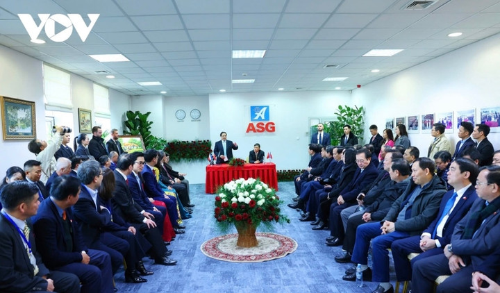 Thủ tướng Phạm Minh Chính thăm Trung tâm Thương mại ASG tại Warsaw - 7