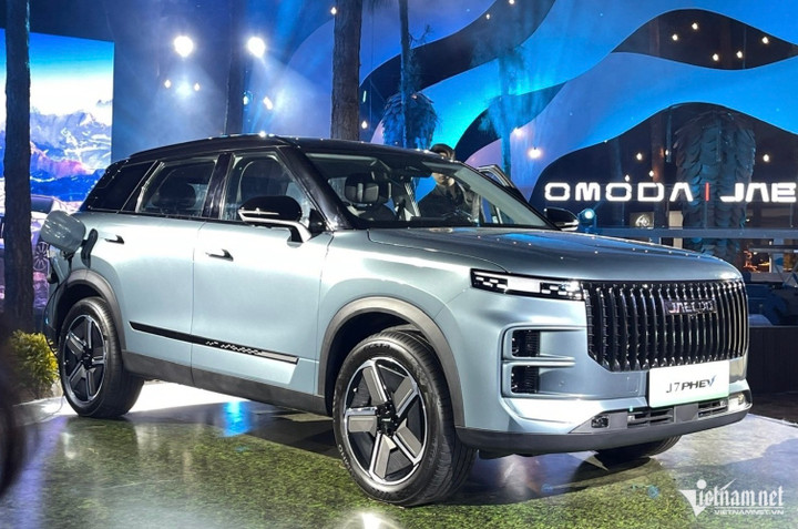 Ba mẫu xe hybrid vừa ra mắt thị trường Việt Nam ngay đầu năm 2025 - 3