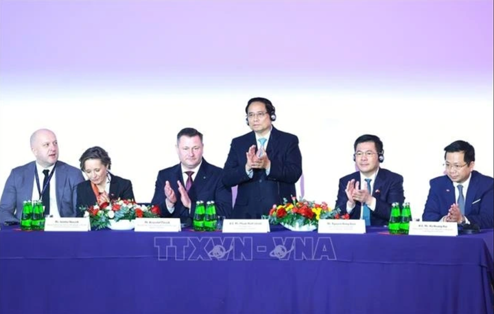 Thủ tướng Phạm Minh Chính dự Diễn đàn doanh nghiệp Ba Lan - Việt Nam. Ảnh: Dương Giang/TTXVN