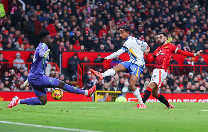 Pedro đưa Brighton vượt lên. (Ảnh: Getty Images)