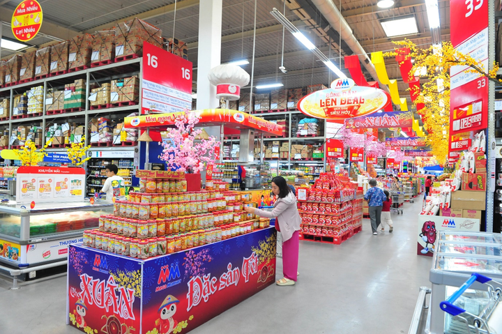 Người tiêu dùng có cơ hội mua sắm hàng Tết với nhiều ưu đãi tại MM Mega Market.