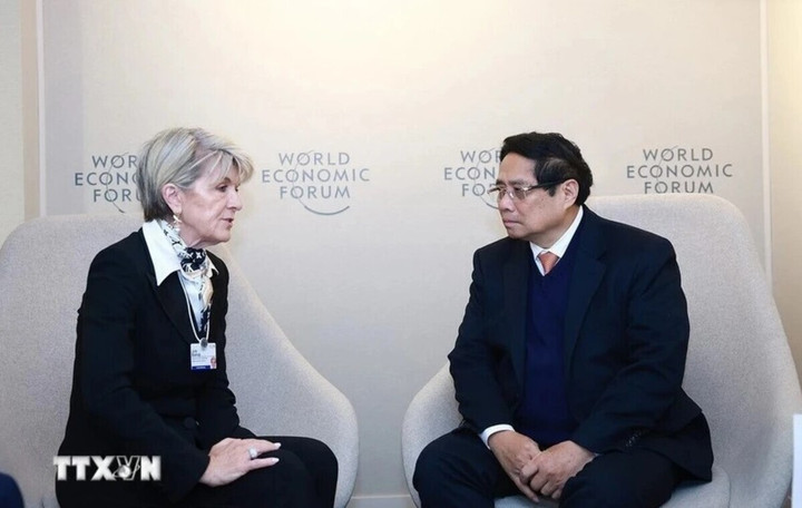 Sáng 22/1, Thủ tướng Phạm Minh Chính đã tiếp Bà Julie Bishop, Đặc phái viên của Tổng Thư ký Liên hợp quốc về Myanmar. Bà Bishop đánh giá cao vai trò của Việt Nam ở khu vực, chia sẻ đánh giá về tình hình hiện nay tại Myanmar và những nỗ lực của Liên hợp quốc nhằm thúc đẩy tìm giải pháp hoà bình cho vấn đề Myanmar, trong đó có việc thông qua các Nghị quyết của Đại hội đồng Liên hợp quốc, Hội đồng Bảo an Liên hợp quốc và Sáng kiến về tổ chức một Hội nghị về vấn đề người Rohingya và bang Rakhine.