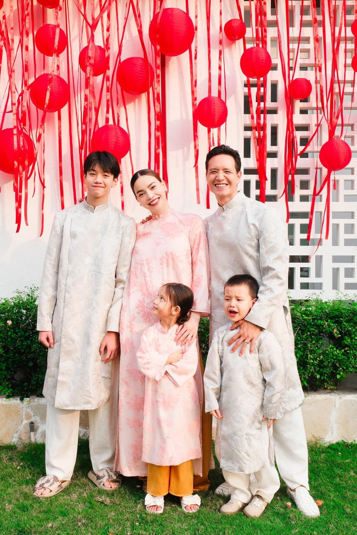 Con trai riêng của Hồ Ngọc Hà - Subeo có vóc dáng cao lớn.