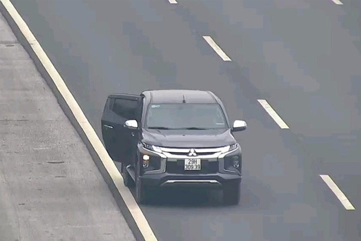 Đỗ xe không đúng nơi quy định trên đường cao tốc bị phạt bao nhiêu tiền? - 1