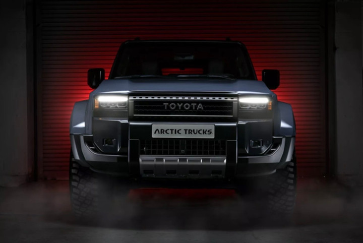 Chi tiết Toyota Land Cruiser Prado độ thân rộng - 9