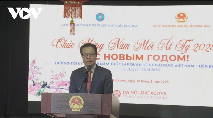 Đại sứ Đặng Minh Khôi chúc mừng năm mới tại chương trình Xuân quê hương 2025.