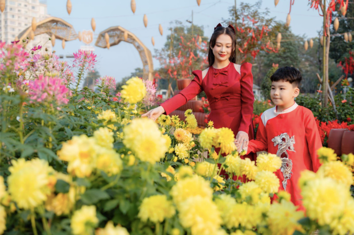 Ngày đầu năm, người Việt chọn áo dài vui Tết tại Home Hanoi Xuan - 6