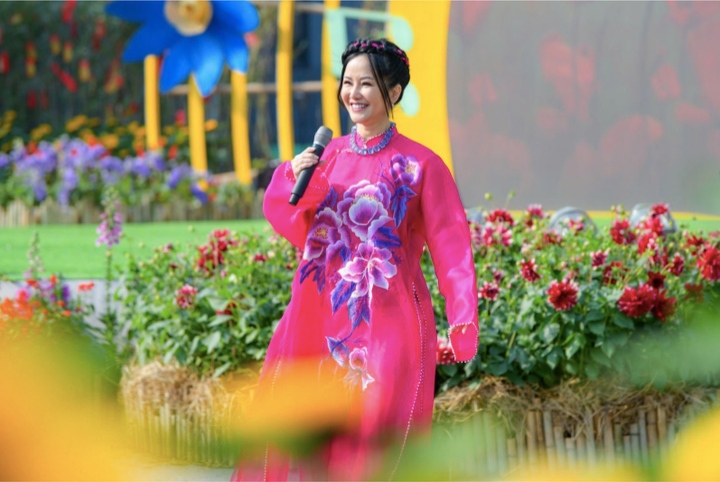 Ngày đầu năm, người Việt chọn áo dài vui Tết tại Home Hanoi Xuan - 9