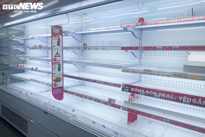 Siêu thị lại đầy ắp hàng hóa sau kỳ nghỉ Tết Nguyên đán Ất Tỵ - 22