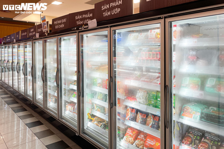 Thực phẩm đông lạnh cũng đa dạng phong phú.