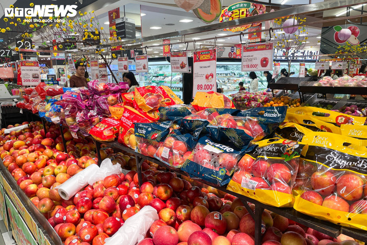 Siêu thị lại đầy ắp hàng hóa sau kỳ nghỉ Tết Nguyên đán Ất Tỵ - 14