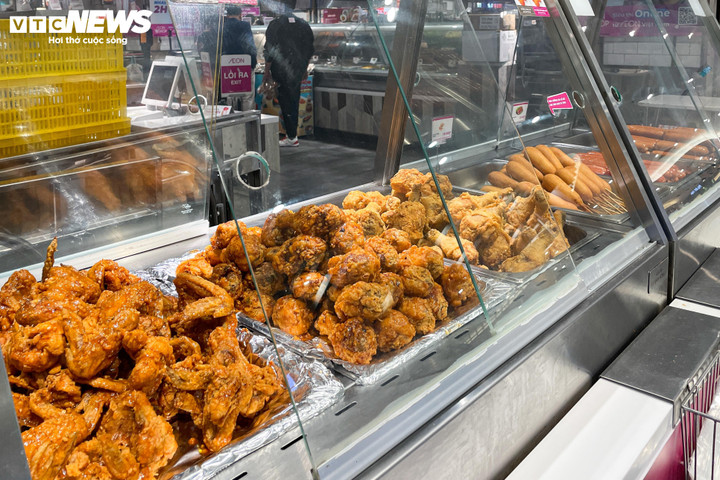 Siêu thị lại đầy ắp hàng hóa sau kỳ nghỉ Tết Nguyên đán Ất Tỵ - 19