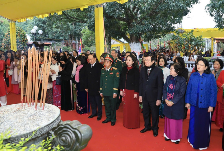 Tới dự lễ khai mạc có nguyên Ủy viên Bộ chính trị, nguyên Chủ tịch nước Trương Tấn Sang; Ủy viên Trung ương Đảng, Phó Chủ tịch nước Võ Thị Ánh Xuân, nguyên Phó Chủ tịch nước Trương Mỹ Hoa, nguyên Phó Chủ tịch nước Đặng Thị Ngọc Thịnh, nguyên Phó Chủ tịch Quốc hội, Đại tướng Đỗ Bá Tỵ, Ủy viên Trung ương Đảng, Chủ tịch Hội Liên hiệp Phụ nữ Việt Nam Nguyễn Thị Tuyến, Phó Bí thư Thành ủy, Chủ tịch HĐND thành phố Hà Nội Nguyễn Ngọc Tuấn, Phó Chủ tịch UBND thành phố Vũ Thu Hà cùng lãnh đạo, nguyên lãnh đạo các bộ, ban, ngành Trung ương và thành phố Hà Nội.