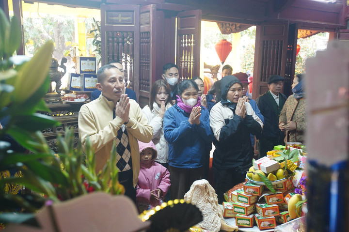 Hàng nghìn người đổ về khai mạc Lễ hội đền Hai Bà Trưng - 20