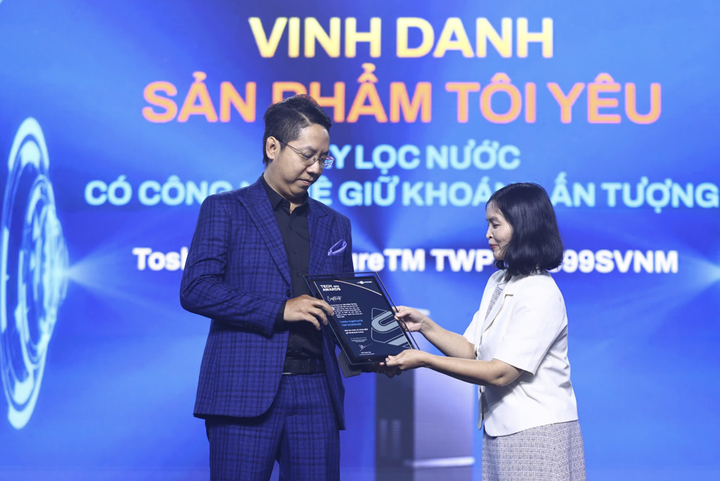 Sản phẩm máy lọc nước của Toshiba nhận được vinh danh tại hạng mục “Máy lọc nước có công nghệ giữ khoáng ấn tượng”.