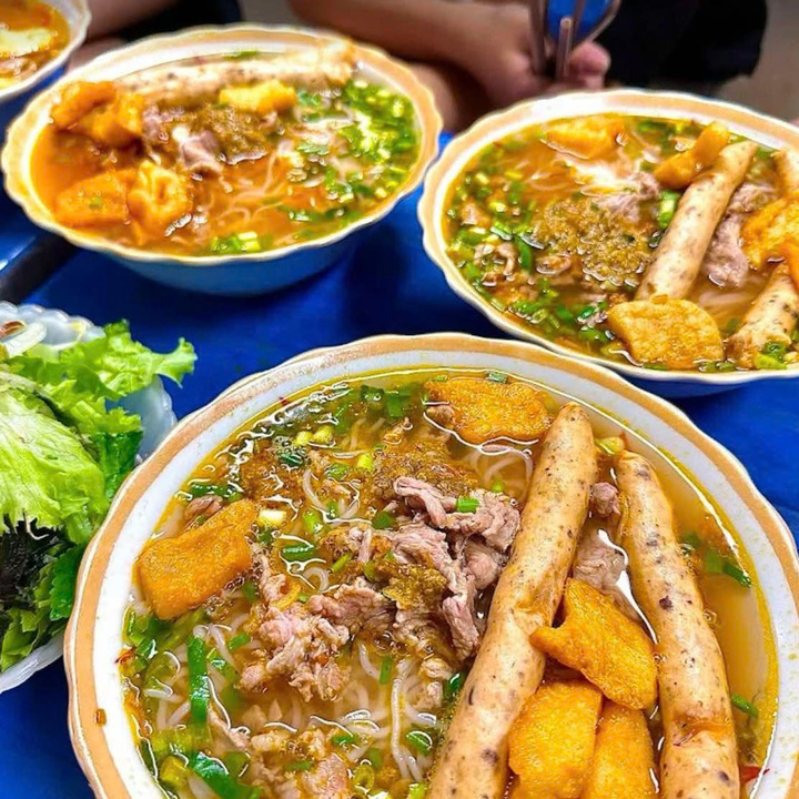 Hình ảnh bún riêu tại quán 54 Bạch Mai được thực khách đánh giá trên Google. (Ảnh: Thảo Phan)