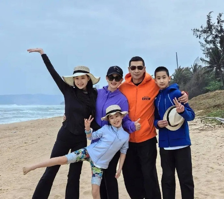 Triệu Văn Trác đưa gia đình đi nghỉ dưỡng.