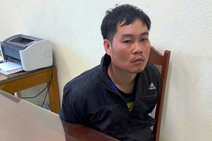 Nghi phạm Nguyễn Phú Quang bị công an bắt giữ. (Ảnh: CACC)