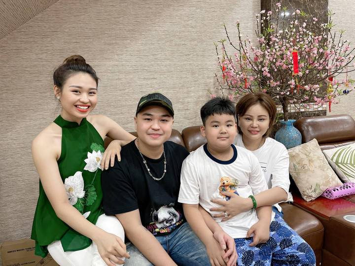 Lê Giang có cuộc sống viên mãn bên các con.