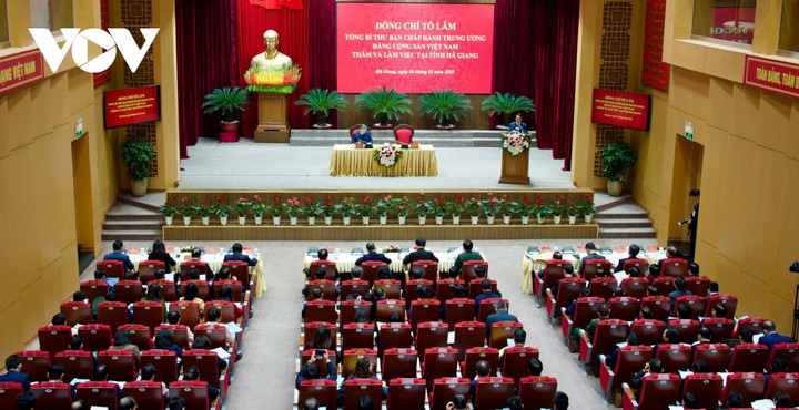 Toàn cảnh hội nghị.