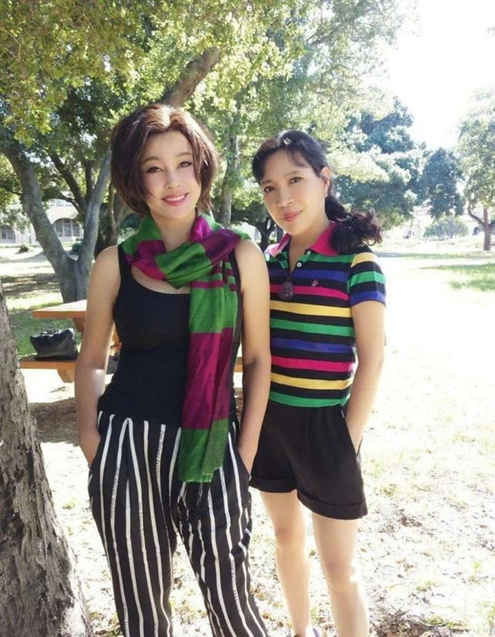 Bà Lưu Hiểu Hồng lên tiếng về những thông tin bịa đặt trên mạng.