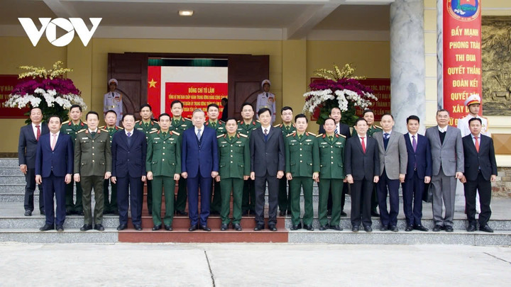 Tổng Bí thư Tô Lâm: Lữ đoàn tên lửa 490 phải tinh, gọn, mạnh, cơ động, linh hoạt - 2