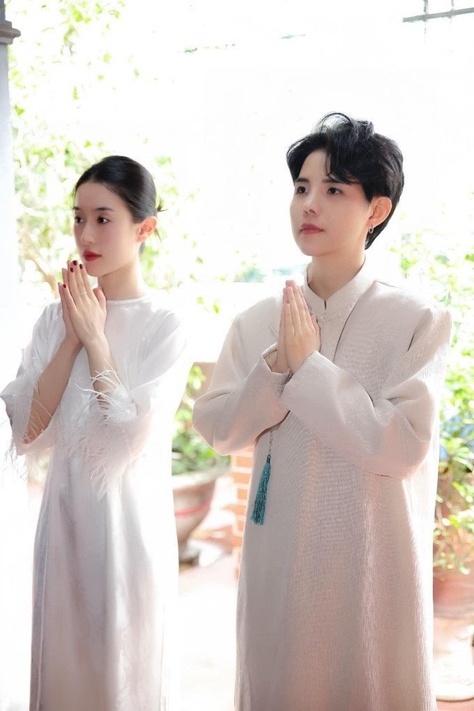 Thu Trang sinh ra tại Nga, trở về Việt Nam vào năm 3 tuổi.