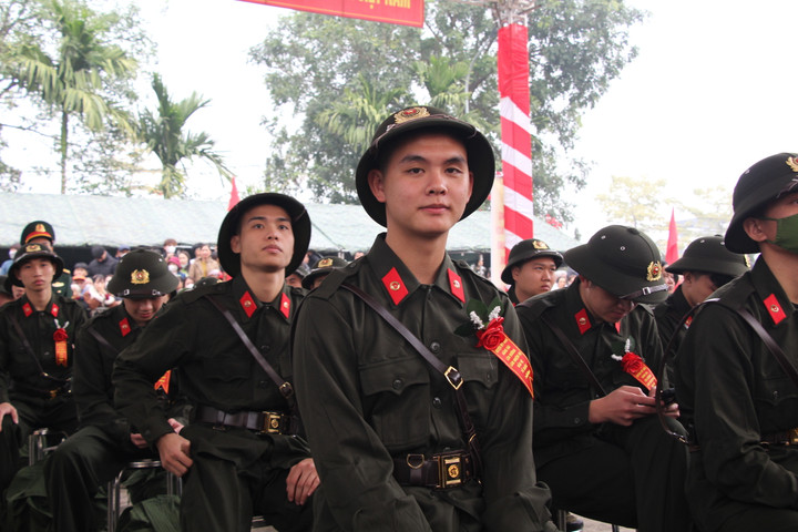 Tân binh Nguyễn Thanh Bình, SN 2006, xã An Phú, Mỹ Đức, rất vui và vinh dự khi được tham gia nghĩa vụ Công an nhân dân.