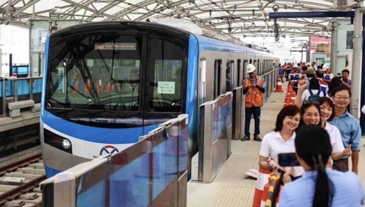 Tàu Metro số 1.