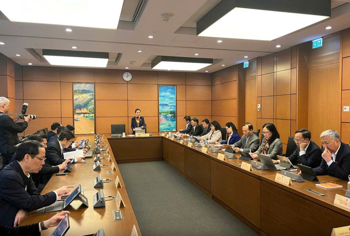 Tổ 3 (gồm các đoàn đại biểu Quốc hội: Bắc Giang, Nghệ An, Đắk Nông) thảo luận Tổ. (Ảnh: VGP/Nguyễn Hoàng)