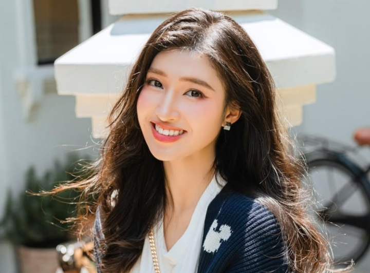 Kể từ khi kết hôn vào đầu năm 2025, Phương Nhi gần như rút lui khỏi giới giải trí, lựa chọn cuộc sống kín đáo.