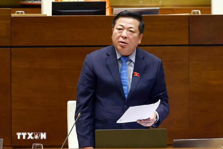 Bộ trưởng Bộ Giao thông vận tải Trần Hồng Minh phát biểu giải trình, làm rõ một số vấn đề đại biểu Quốc hội nêu. (Ảnh: Doãn Tấn/TTXVN)