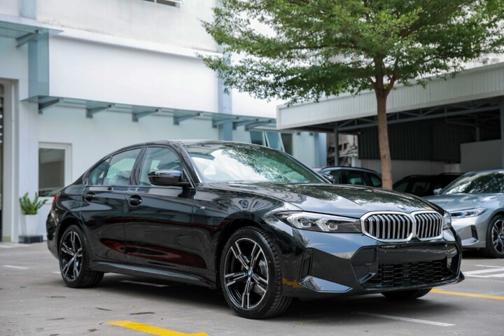 BMW 320i M Sport 2023 LCI sở hữu ngoại hình sắc sảo và ấn tượng. (Ảnh: bmwvietnam)