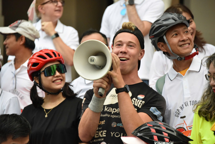 Sven Broekhuizen (25 tuổi) đã vượt qua 24 quốc gia để tới TP.HCM.