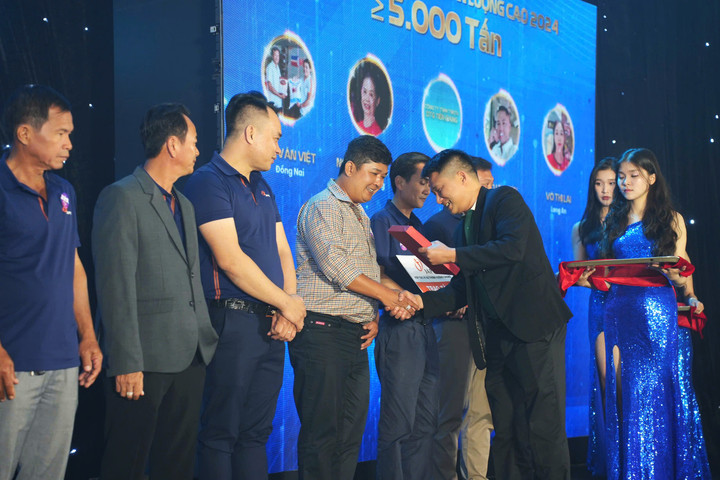 Japfa Việt Nam vinh danh các đại lý đạt sản lượng cao trong năm 2024.