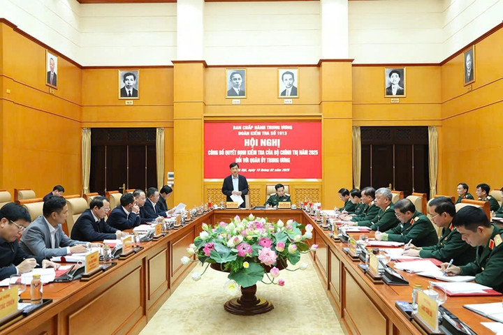 Chủ nhiệm Ủy ban Kiểm tra Trung ương Nguyễn Duy Ngọc và Đại tướng Phan Văn Giang chủ trì hội nghị. (Ảnh: Nguyên Hải)