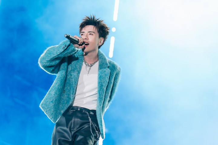 Quang Hùng MasterD – giọng ca được yêu thích với loạt hit triệu view từng chinh phục trái tim người hâm mộ khắp Đông Nam Á.