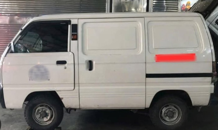 Hình ảnh chiếc ô tô được Công an xã Thạch Long đăng kèm thông tin nội dung tuyên truyền phòng ngừa, cảnh báo người dân về thủ đoạn bắt cóc trẻ em.