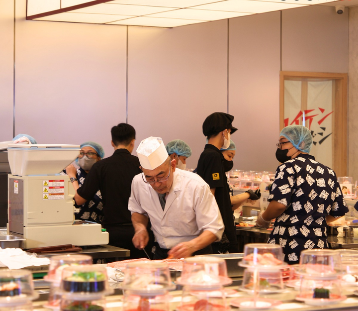 Golden Gate sở hữu khoảng 20 thương hiệu chuỗi nhà hàng nhượng quyền và thương hiệu riêng.