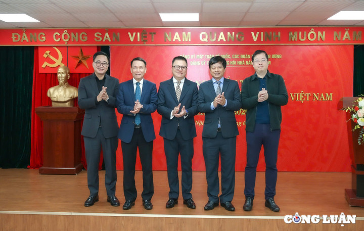 Các nhân sự được chỉ định tham gia Ban Thường vụ Đảng ủy Trung ương Hội Nhà báo Việt Nam nhiệm kỳ 2020-2025.