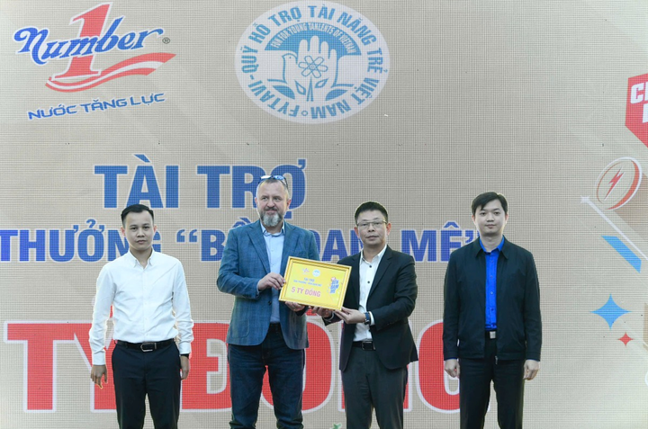 Nhãn hàng Number One phối hợp cùng Quỹ Hỗ trợ Tài năng trẻ Việt Nam tổ chức giải thưởng “Bền đam mê”.