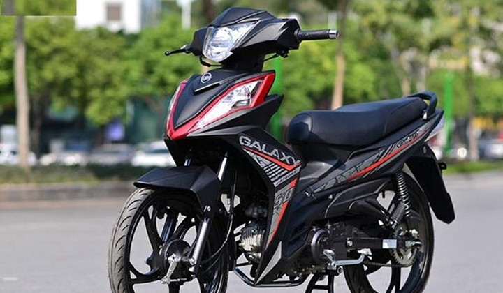 Chỉ sử dụng một phanh là thói quen tiềm ẩn nguy hiểm khi đi xe máy số. (Ảnh: Motorbike)